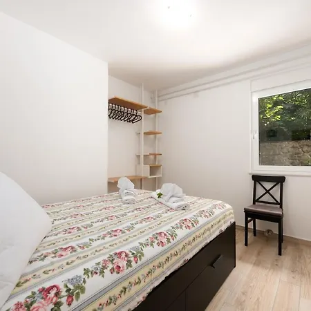 Apartment Majda *