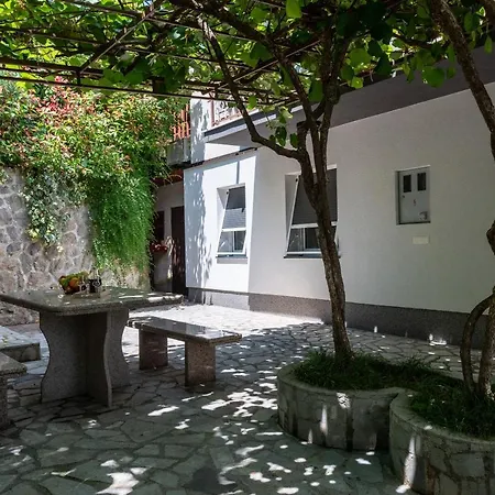 Majda Apartment *