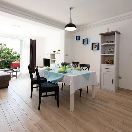 Apartment Majda *